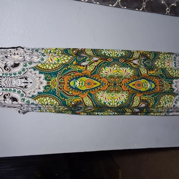 Sandra Darren Black and White Graphic Dressese - Picture 3 of 4